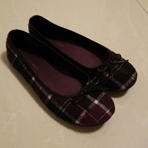 Predictions Purple/Black flats